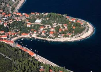 ŽUPANIJA SLAVI Čim odu turisti, teški strojevi stižu u Blato, samo da ne bude žalbi