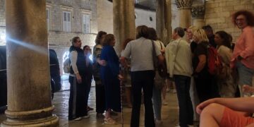[VIDEO] Tere uoči dva oproštajna nastupa u svom Dubrovniku obišla Knežev dvor