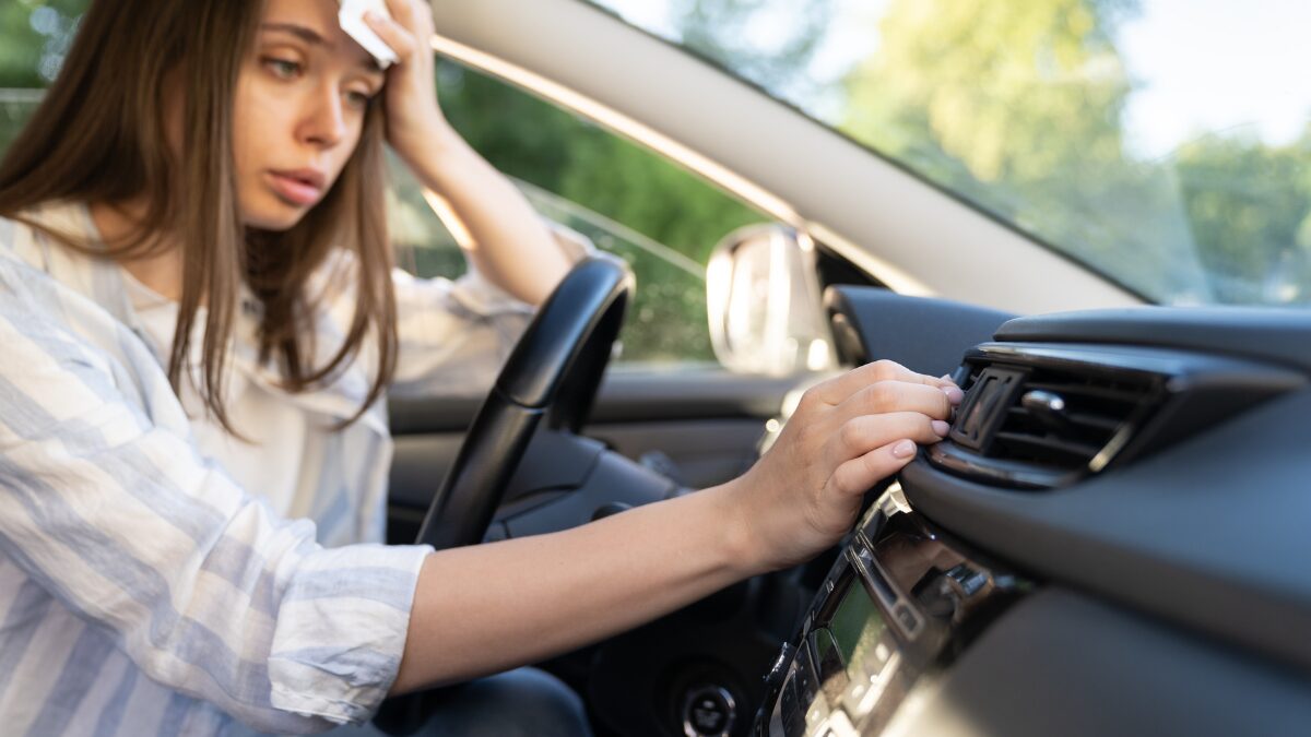 Stručnjaci otkrili što doista pomaže protiv nesnosne vrućine u automobilu, a što ne