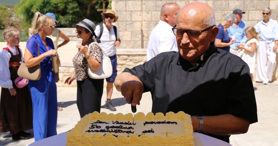 DON VLADO IDE U MIROVINU Lumbarda i Viganj dobit će nove župnike, doznali smo koje