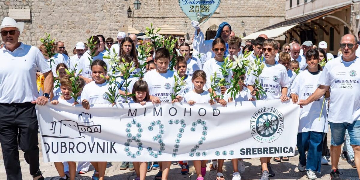 Stradunom u tišini: Dubrovnik Mimohodom sjećanja odao počast žrtvama genocida u Srebrenici