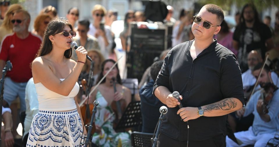 TRAG U BESKRAJU Katarina i Pjero ukrali show, korčulanski slavuji oduševili u veloluškom Žardinu