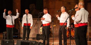RAZBIJENO VJETROBRANSKO STAKLO: Klapa Cambi slavi 40 godina, a Stradun za njih čuva posebne uspomene