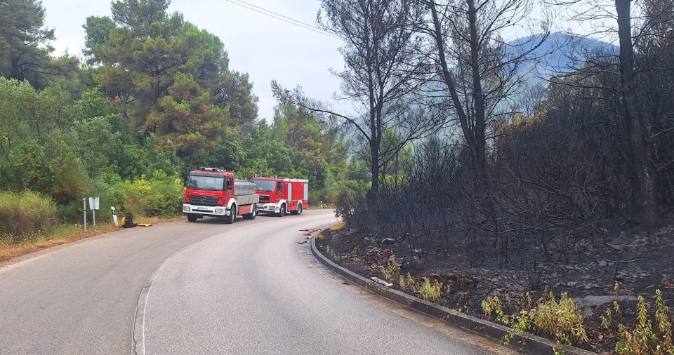 GROM ZAPALIO DVIJE LOKACIJE Oba požara ugašena brzom intervencijom vatrogasaca