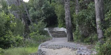 Počinje sanacija dotrajale šetnice i pristupa plaži Beterina, svi troškovi plaćeni iz državne blagajne
