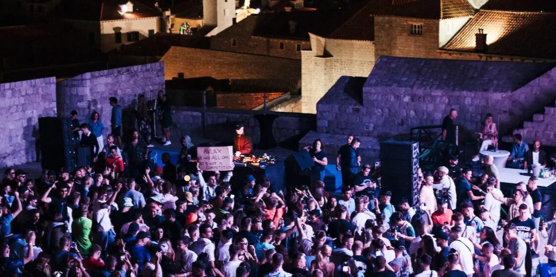 ĐE ĆEMO VEČERAS Noćni život Dubrovnika ljeti: Gdje izlaze domaći, a gdje će turisti?