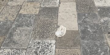 IZGUBILI STE DONJI DIO KUPAĆEG? Ne brinite, na sred Straduna je!