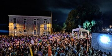 PLJUSAK IZ VEDRA NEBA KAO SIMBOL Pupnat veličanstveno proslavio Gospu od Sniga i Dan pobjede
