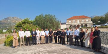 Župski HDZ-ovci  odali počast braniteljima na Spomen području u Mandaljeni