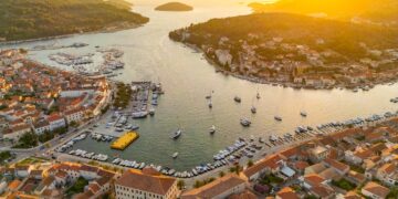 DI SU PARE? Gdje su nestali turisti? Nigdje. Tu su, samo paze gdje i kako troše