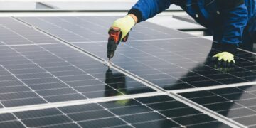 VELIKA PROMJENA ZA SOLARE Stanari će moći dijeliti struju s krova, priključak više neće čekati mjesecima