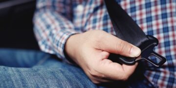 Odgovor na vječno pitanje: Morate li se vezati i na stražnjem sjedalu ili ne? Policija poručuje: “Pravila su jasna