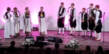 Klapska pjesma ponovno okupila brojne posjetitelje u Cavtatu, prikupljena pomoć za Omiš