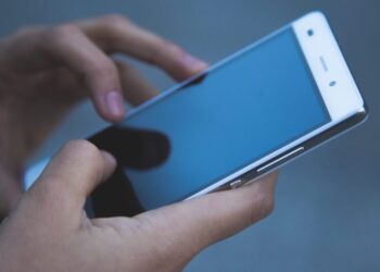STIGLA IM OBIČNA SMS PORUKA, PA OSTALI BEZ VIŠE TISUĆA EURA Policija upozorava: imamo nove internetske prijevare