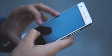 STIGLA IM OBIČNA SMS PORUKA, PA OSTALI BEZ VIŠE TISUĆA EURA Policija upozorava: imamo nove internetske prijevare