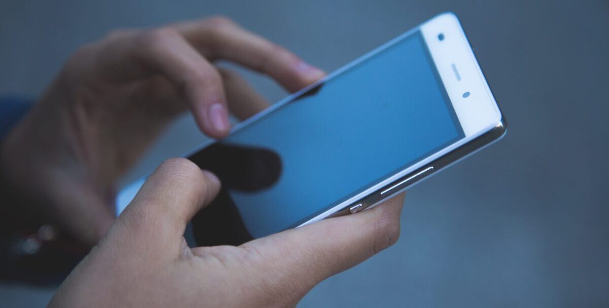 STIGLA IM OBIČNA SMS PORUKA, PA OSTALI BEZ VIŠE TISUĆA EURA Policija upozorava: imamo nove internetske prijevare