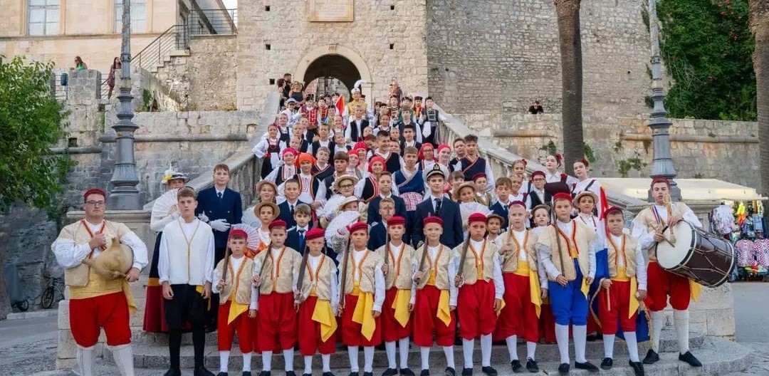 Znate li priču o Polonezi? Ples iz vremena kapetana danas osvaja i najmlađe Orebićane