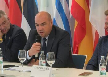 Župan Pezo: Naš je cilj da jug Hrvatske bude kvalitetno povezan, ne samo cestama i zračnim linijama, nego i željeznicom.