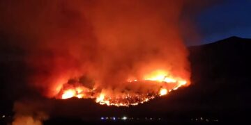 Rujnica nakon teške noći: Spriječeno širenje požara, stigli kanaderi