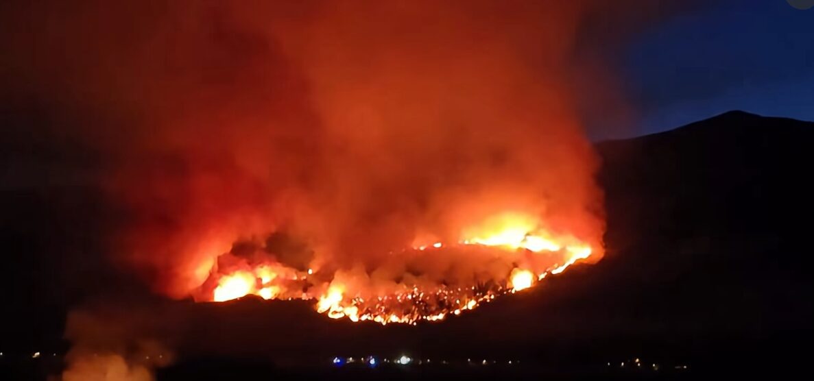 Rujnica nakon teške noći: Spriječeno širenje požara, stigli kanaderi